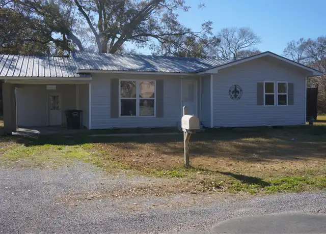 Property at 2820 Pine St, Abbeville, LA, 70510, 3 beds, 1 bath, [object Object]