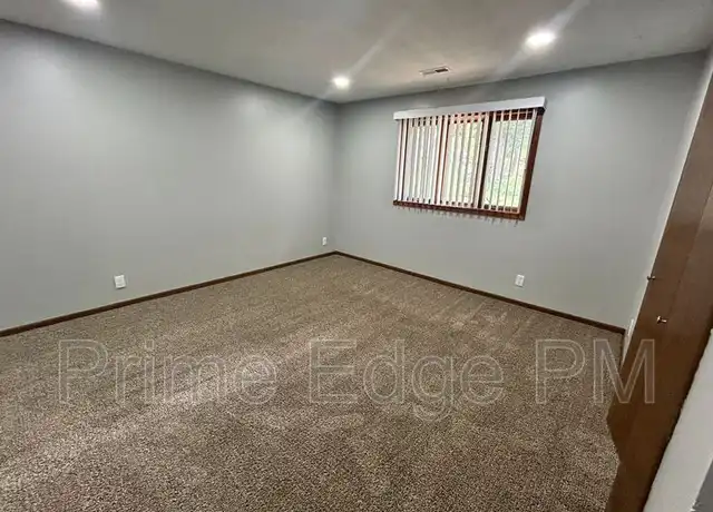 Property at 2532 T St Unit 2, Lincoln, NE, 68503, 1 bed, 1 bath, [object Object]