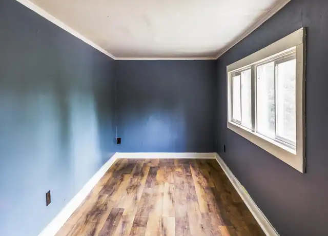 Property at 1001 Reaney Ave E Unit 1, St Paul, MN, 55106, 2 beds, 1 bath, [object Object]