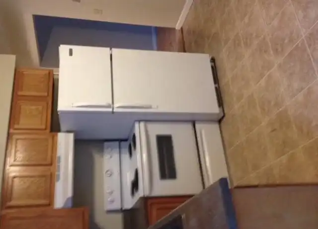 Property at 900 S 4th St, Springfield, IL, 62703, 2 beds, 1 bath, [object Object]