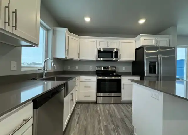 Property at 3916 Scorpio Dr, Mandan, ND, 58554, 3 beds, 2.5 baths, [object Object]