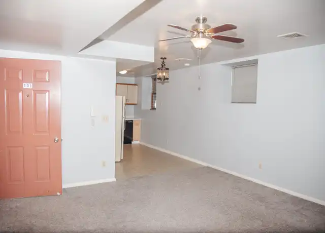 Property at 153 E High St Unit 101, Elizabethtown, PA, 17022, 2 beds, 1 bath, [object Object]