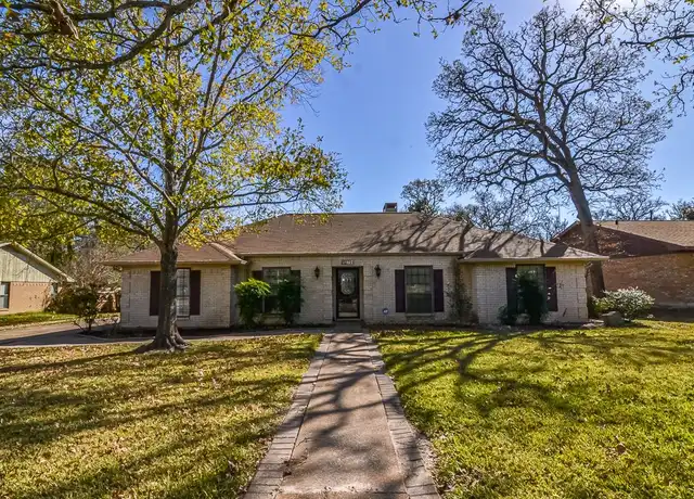 Property at 2704 Woodcliff Ct, College Station, TX, 77845, 3 beds, 2 baths, [object Object]