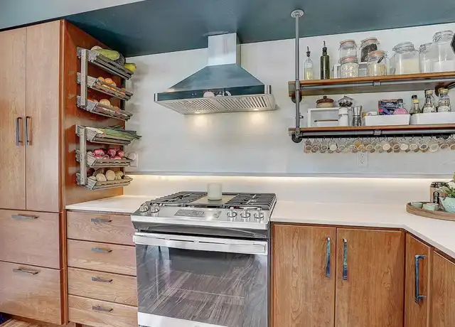 Property at 10280 Amsden Way, Eden Prairie, MN, 55347, 1 bed, 1 bath, [object Object]