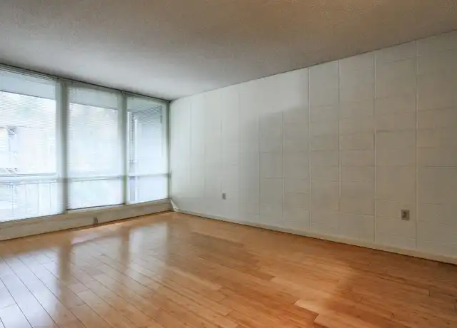 Property at 1905 NW 29th Ave, Portland, OR, 97210, 1 bed, 1 bath, [object Object]