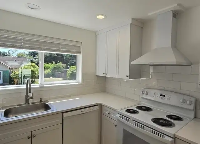 Property at 1531 NE 11th St, Lincoln City, OR, 97367, 2 beds, 1 bath, [object Object]