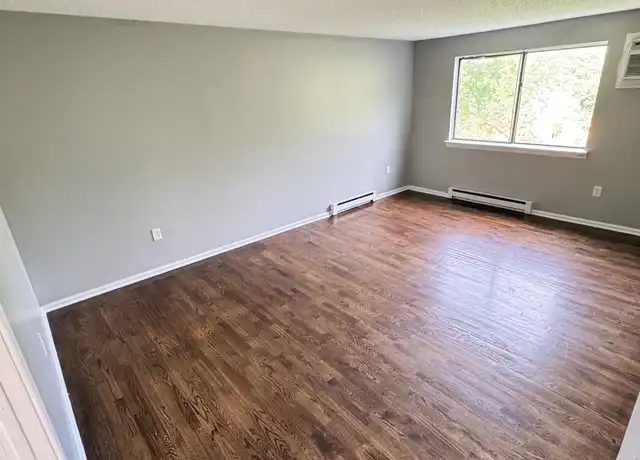 Property at 32 Old Foxon Rd Unit 5, East Haven, CT, 06513, 1 bed, 1 bath, [object Object]