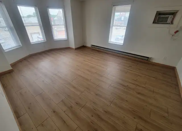 Property at 614 King St Unit 614, La Crosse, WI, 54601, 1 bed, 1 bath, [object Object]