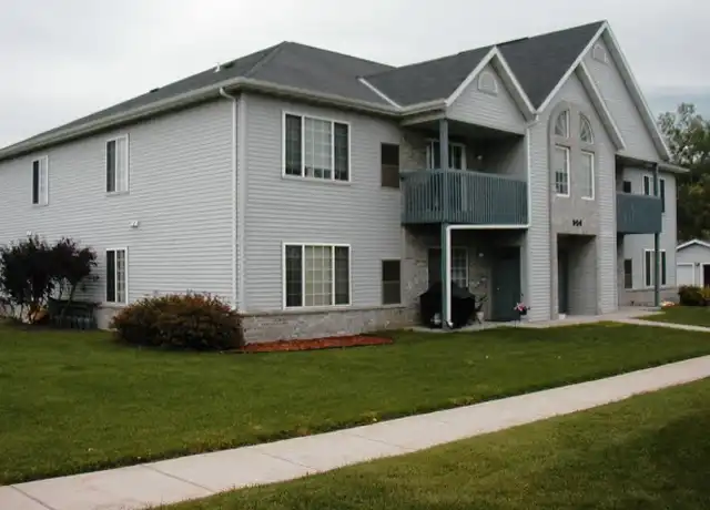 Property at 904 Fox Creek Dr Unit 2, Watertown, WI, 53098, 2 beds, 1 bath, [object Object]