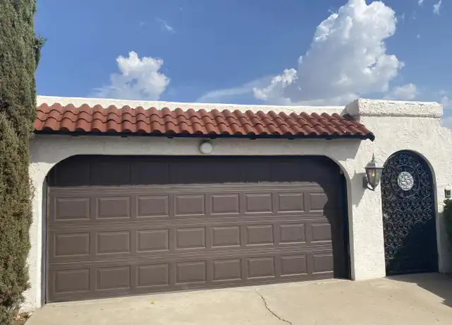 Property at 320 Thunderbird Dr, El Paso, TX, 79912, 3 beds, 2 baths, [object Object]