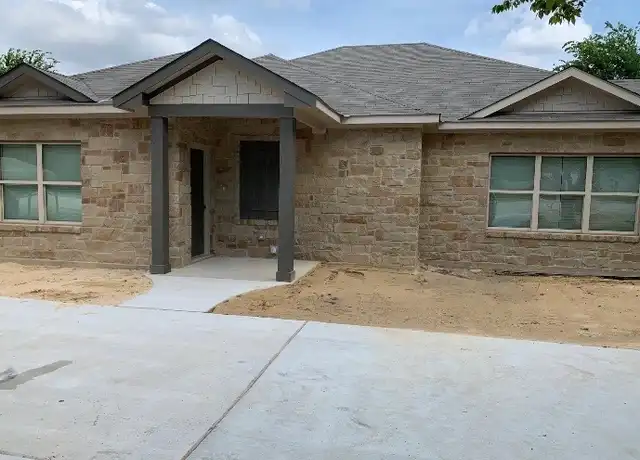 Property at 1003 W 2nd St Unit B, McGregor, TX, 76657, 2 beds, 2 baths, [object Object]
