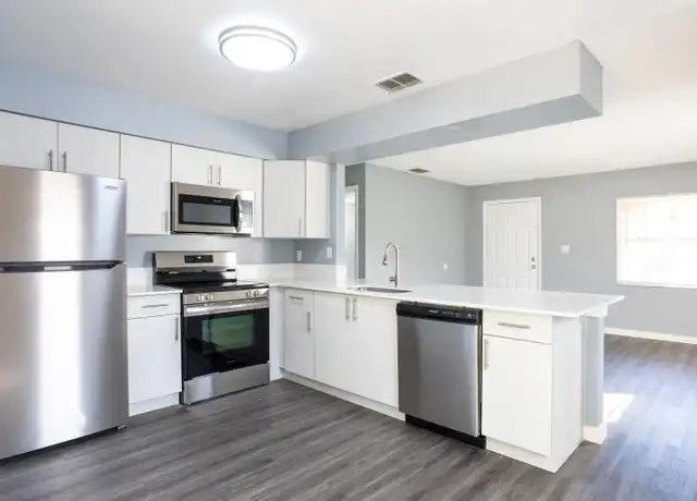 Property at 3135 Woodhill Rd, Winter Haven, FL, 33881, 2 beds, 1 bath, [object Object]