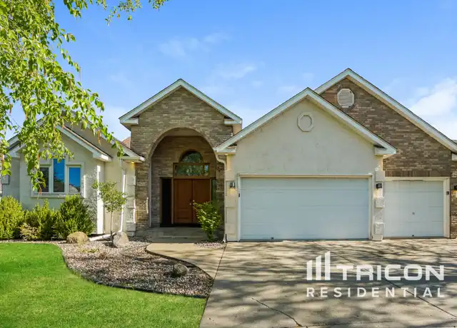 Property at 9476 Barrington Rd, Saint Paul, MN, 55125, 5 beds, 3 baths, [object Object]