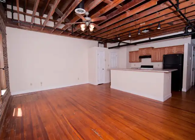 Property at 235 N Market Ave Unit MO 204, Springfield, MO, 65806, 2 beds, 1 bath, [object Object]