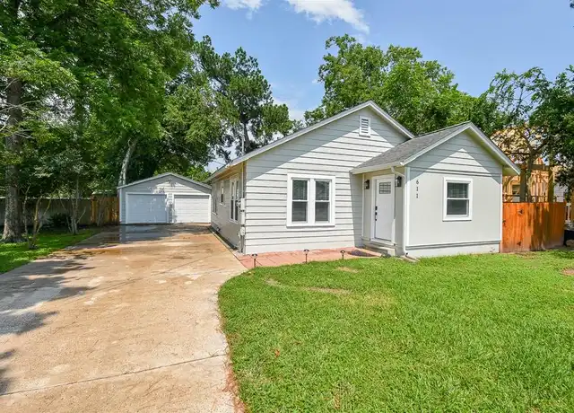 Property at 611 S Cherry St, Tomball, TX, 77375, 3 beds, 2 baths, [object Object]