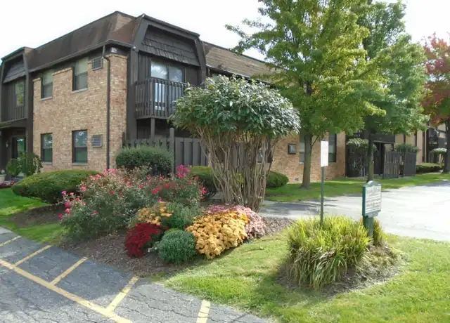 Property at 3141 Manley Rd, Maumee, OH, 43537, 1 bed, 1 bath, [object Object]