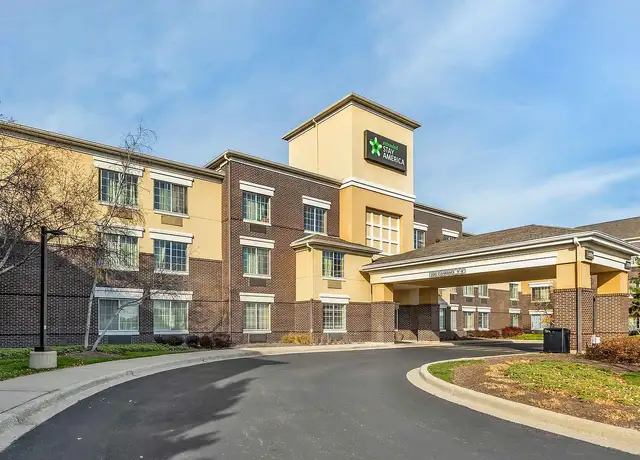 Photo of 2701 Technology Dr, Lombard, IL 60148