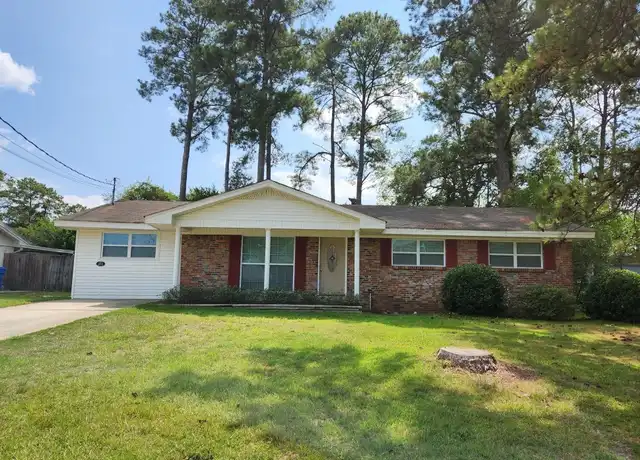 Property at 211 Edgewood Ave, Prattville, AL, 36066, 3 beds, 2 baths, [object Object]