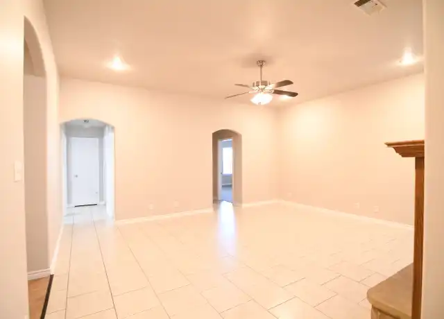 Property at 10012 Sunny Side Ln, Temple, TX, 76502, 4 beds, 2 baths, [object Object]