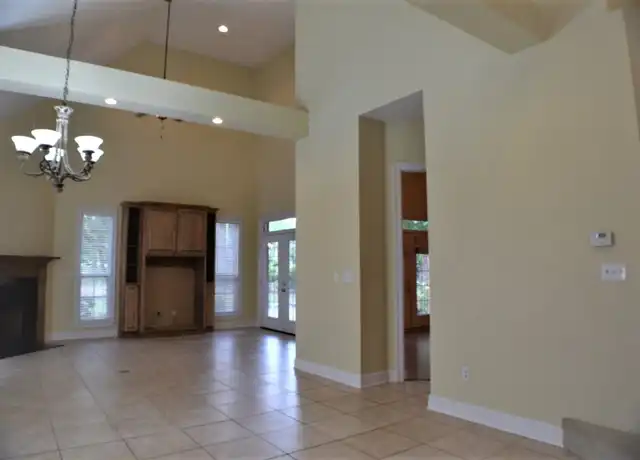 Property at 5 Riviera Cir, Hattiesburg, MS, 39402, 3 beds, 2 baths, [object Object]