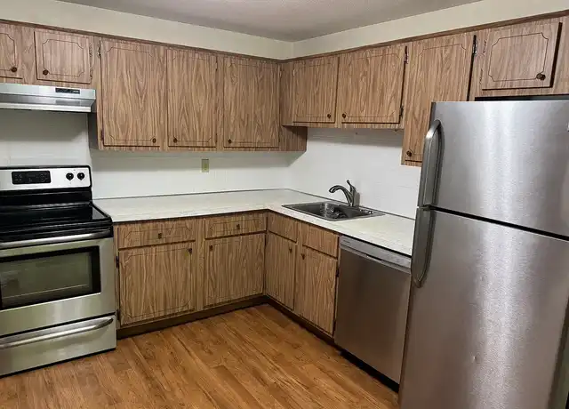 Property at Grafton Colonial Apartments - 299 Upton St, Grafton, MA, 01519, 2 beds, 1 bath, [object Object]