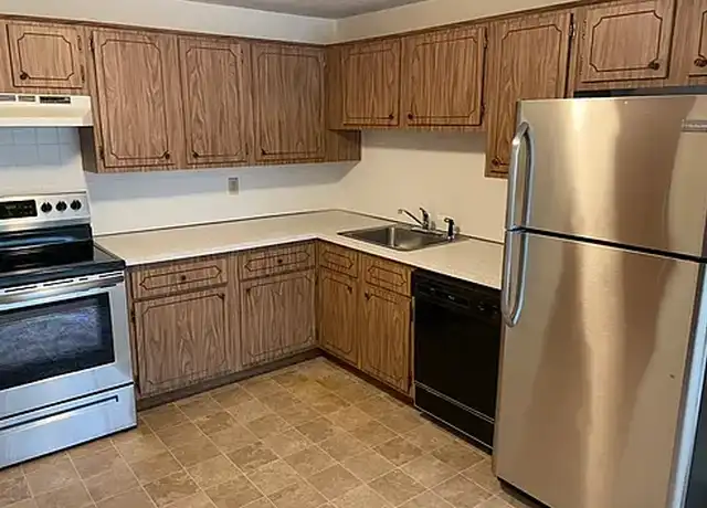 Property at Grafton Colonial Apartments - 299 Upton St, Grafton, MA, 01519, 1 bed, 1-2 bath, [object Object]