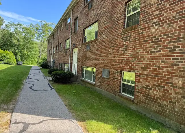 Photo of 299 Upton St, Grafton, MA 01519