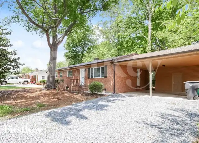 Property at 3520 Langdale Dr, High Point, NC, 27265, 4 beds, 3 baths, [object Object]