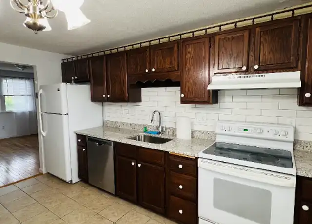 Property at 12 Cutter St Unit 2, Waltham, MA, 02453, 2 beds, 1 bath, [object Object]