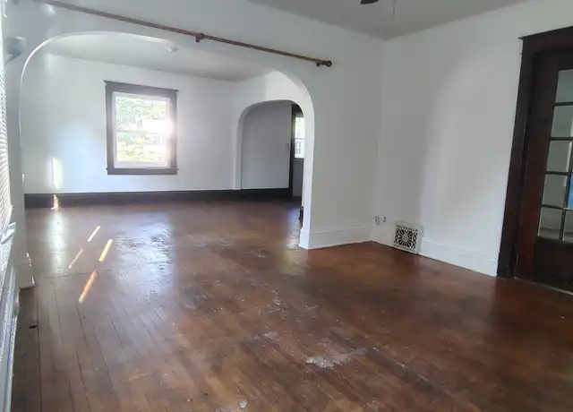 Property at 1812 S 4th St, Rockford, IL, 61104, 2 beds, 1 bath, [object Object]