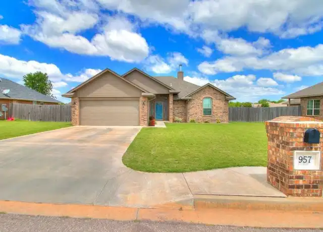 Property at 957 Phils Way NW, Piedmont, OK, 73078, 3 beds, 2 baths, [object Object]