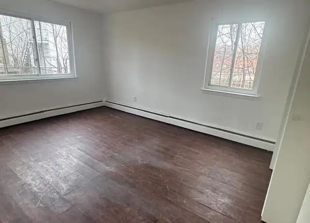 Property at 129 Black Rock Ave, Bridgeport, CT, 06605, 1 bed, 1 bath, [object Object]