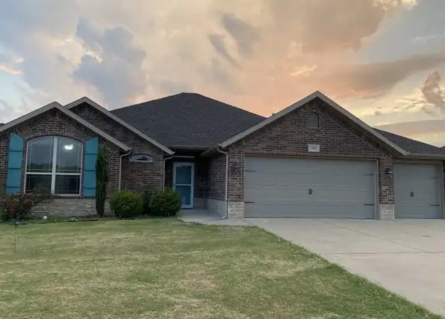 Property at 1904 SW Birch St, Bentonville, AR, 72713, 3 beds, 2 baths, [object Object]
