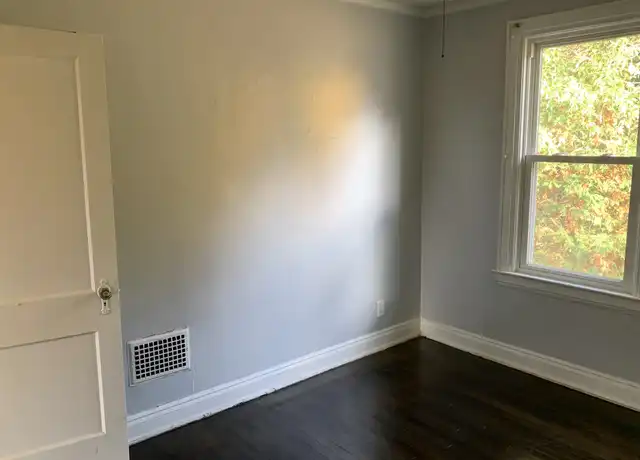 Property at 620 Beech Ave, Charleston, WV, 25302, 3 beds, 1 bath, [object Object]