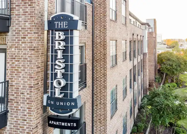 Property at Bristol On Union Apartment Homes - 205 Pasadena Pl, Memphis, TN, 38104, 1-2 bed, 1-2 bath, [object Object]