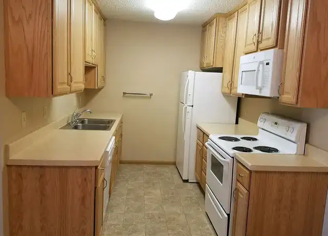 Property at Ashland Apartments - 1520 3rd Ave SW, Watertown, SD, 57201, 2 beds, 1 bath, [object Object]