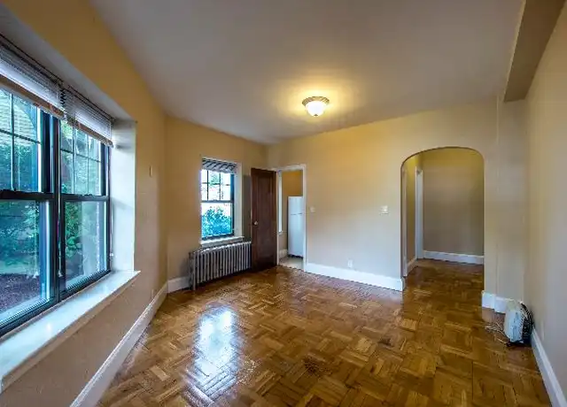 Property at 2 Elmwood Ave, Winchester, MA, 01890, 1 bed, 1 bath, [object Object]