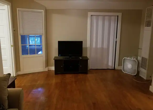 Property at 27 Fairview Ave Unit 27B, Enfield, CT, 06082, 1 bed, 1 bath, [object Object]