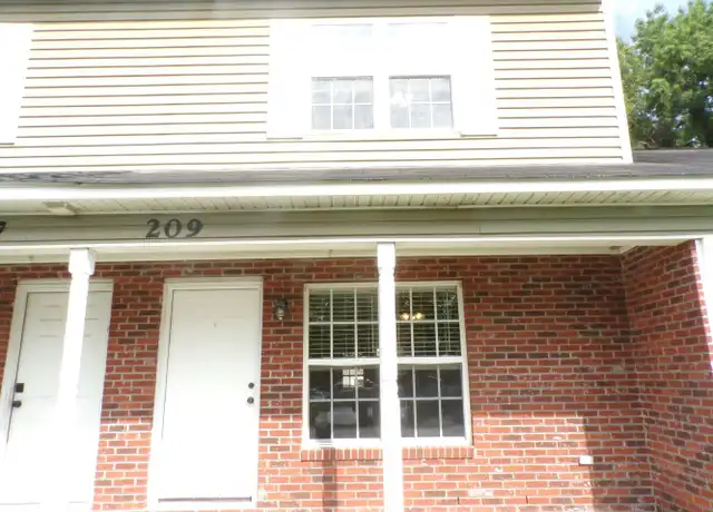 Property at 209 Palace Cir, Jacksonville, NC, 28546, 2 beds, 2.5 baths, [object Object]