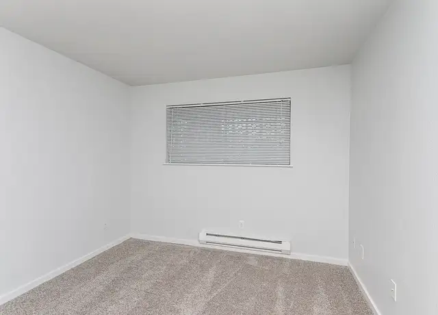 Photo of 12311 Ambaum Blvd SW, Burien, WA 98146