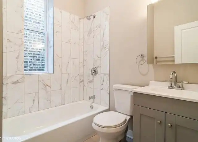Property at 3035 W Flournoy St Unit 1, Chicago, IL, 60612, 3 beds, 1 bath, [object Object]