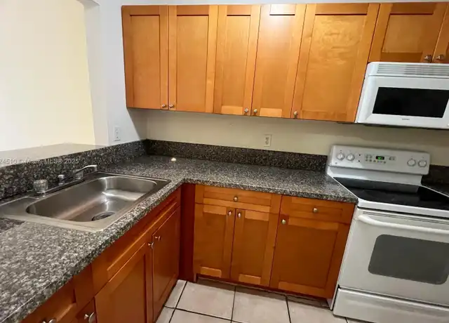 Property at 1025 Twin Lakes Dr Unit 28A, Coral Springs, FL, 33071, 2 beds, 2 baths, [object Object]