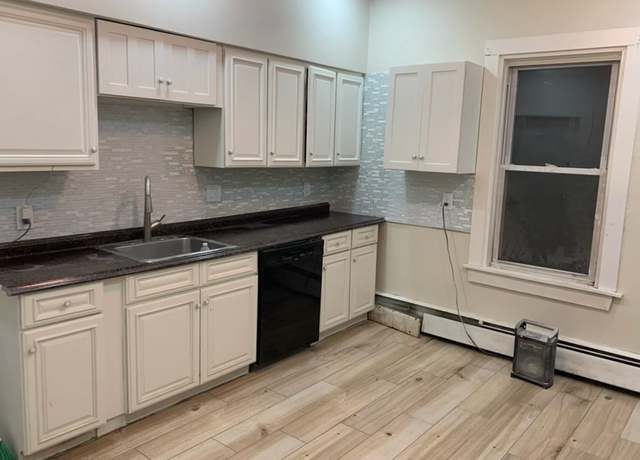 Photo of 10 Bryant St Unit 2, Taunton, MA 02780