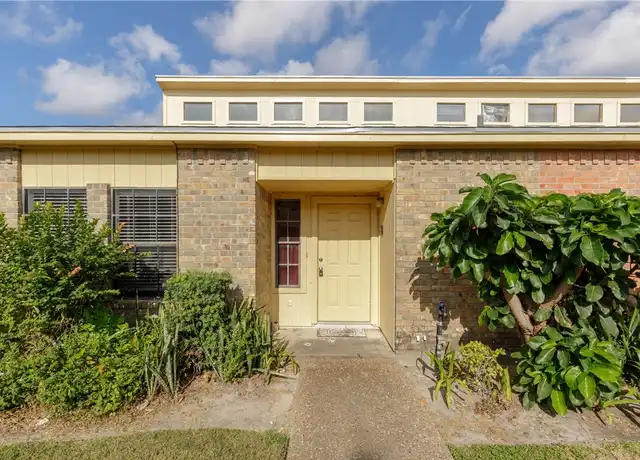 Property at 1818 Rodd Field Rd Unit E4, Corpus Christi, TX, 78412, 3 beds, 3 baths, [object Object]