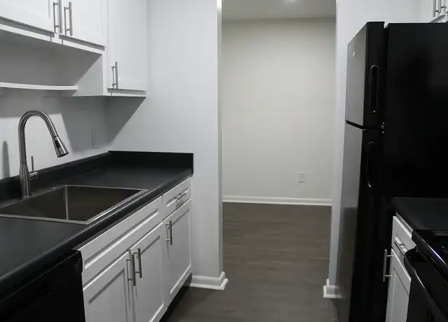 Property at Sweetbriar Apartments - 200 Libby Ln, Lexington, SC, 29072, 1-2 bed, 1 bath, [object Object]