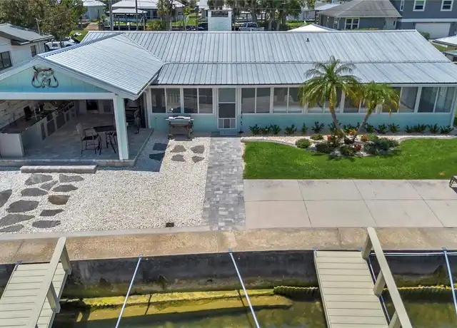 Property at 1409 SE 4th Ave, Crystal River, FL, 34429, 3 beds, 2 baths, [object Object]