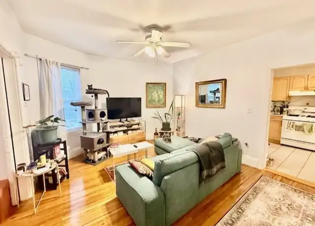 Property at 72 Roseland St Unit 1, Somerville, MA, 02143, 2 beds, 1 bath, [object Object]