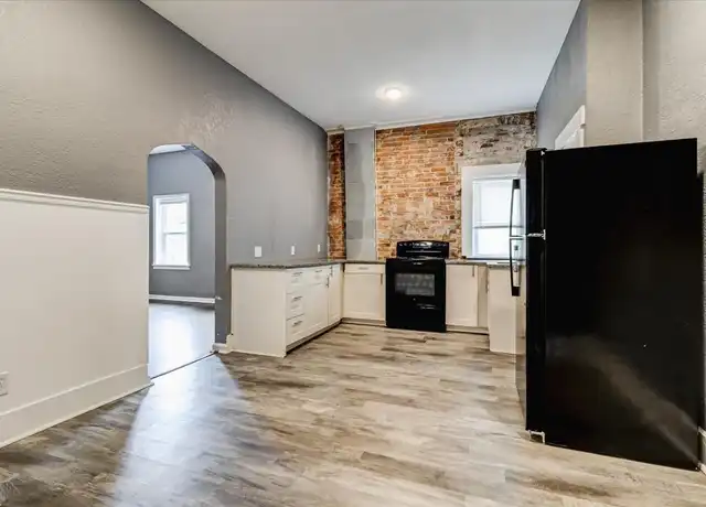Property at 719 S 4th St, Leavenworth, KS, 66048, 2 beds, 1 bath, [object Object]