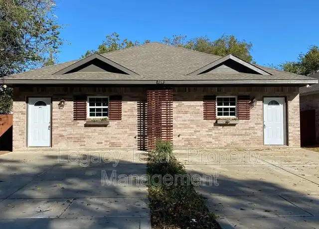 Property at 729 E Brown St Unit D, Cleburne, TX, 76031, 3 beds, 2 baths, [object Object]
