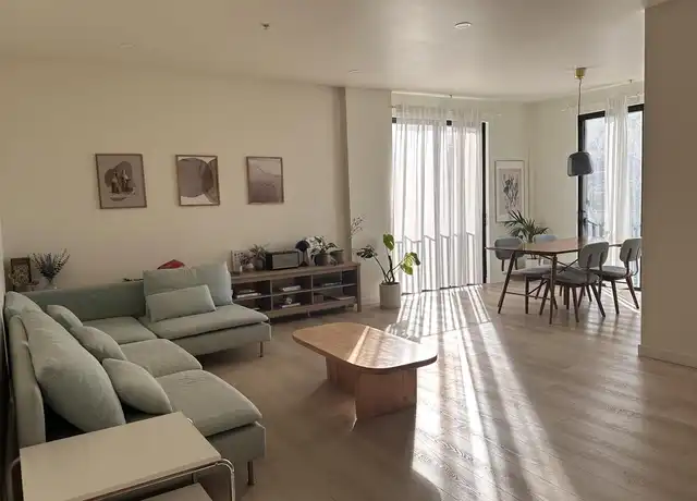Property at 625 S Berendo St #307, Los Angeles, CA, 90005, 3 beds, 2 baths, [object Object]